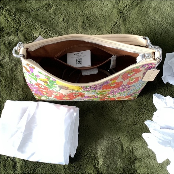 Laurel in floral print - Picture 6 of 8